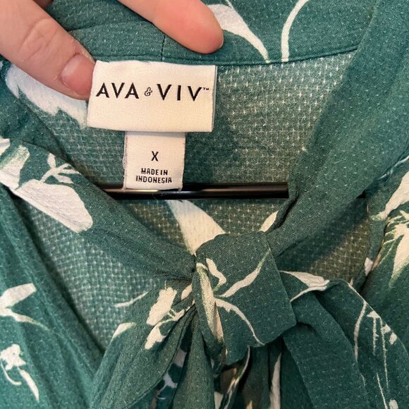 Women's Plus Ava & Viv Green Floral Tie-Neck Maxi Dress Size X - Picture 3 of 11